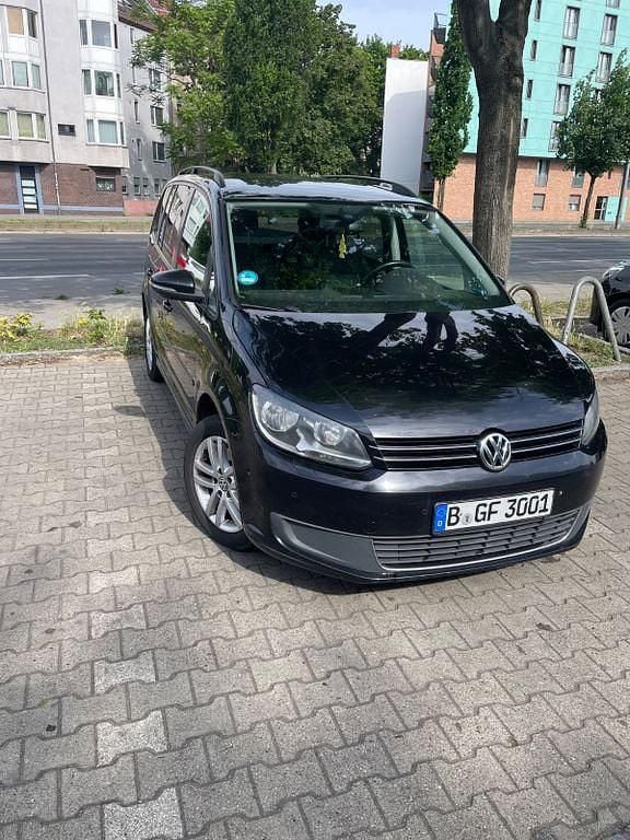 Schwarz Gebraucht 2012 VW Touran Comfortline Van / Kleinbus | 5.449 € (Guter Preis) - Bild 1/4