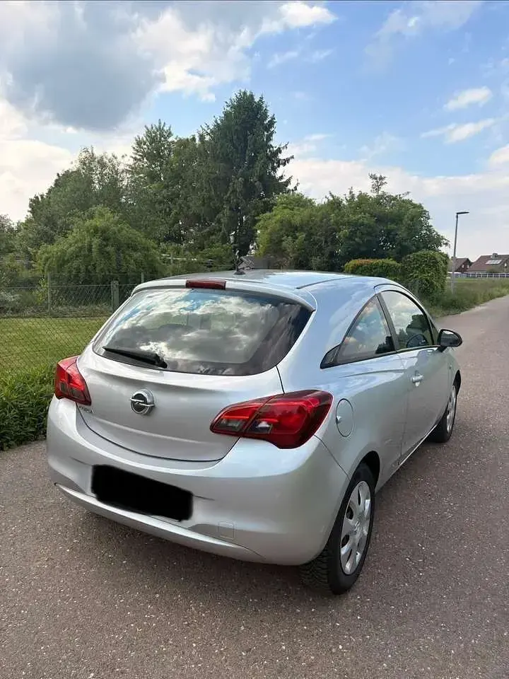 Usado Opel Corsa Edition 90 HP (66 kW) 2016 Cinzento Citadino