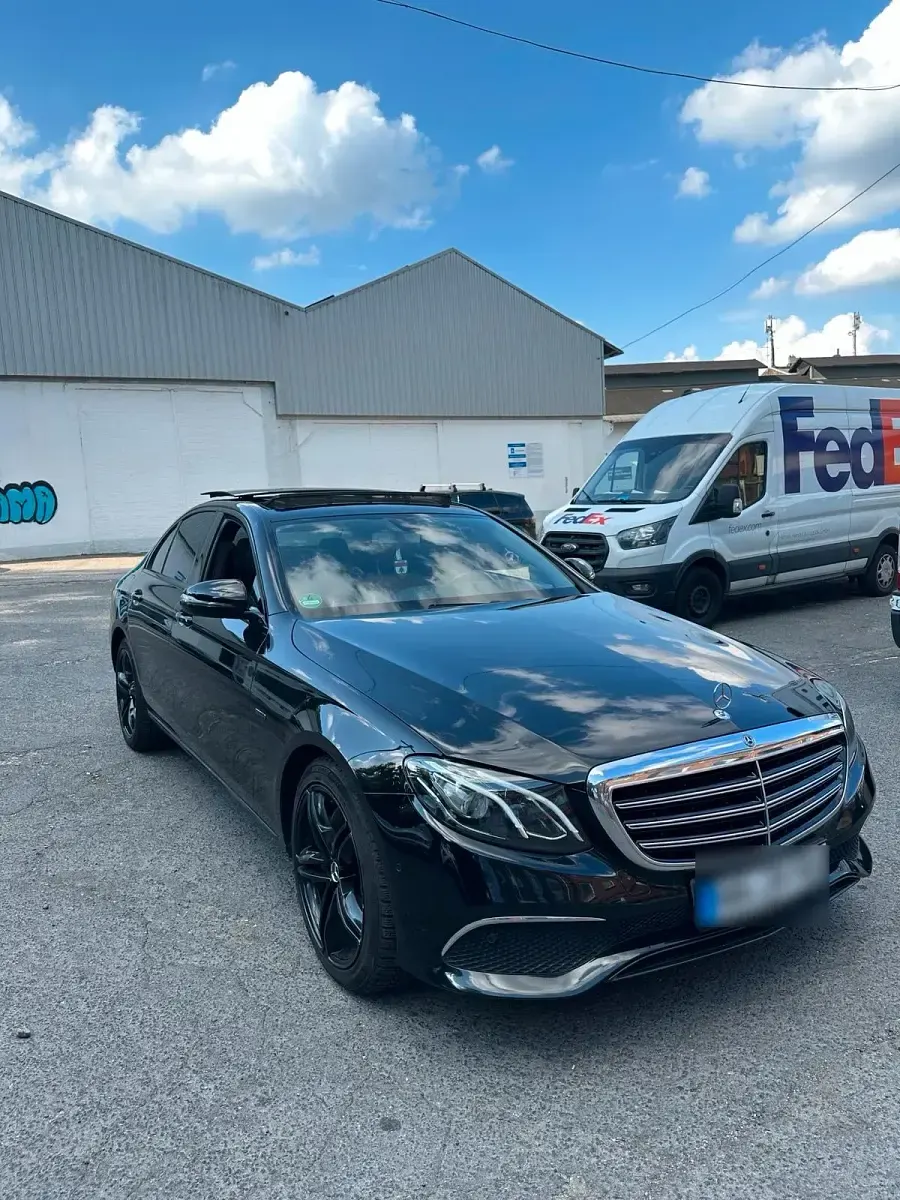 Gebraucht Mercedes E300 Exclusive 306 PS (225 kW) 2019 Schwarz Limousine