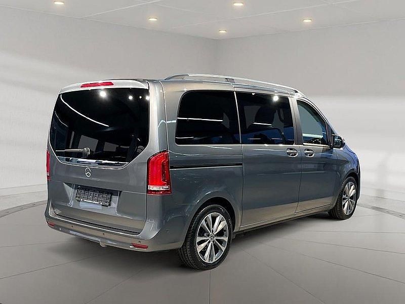 Gebraucht Mercedes V250 190 PS (139 kW) 2022 Selenitgrau metallic Van / Kleinbus