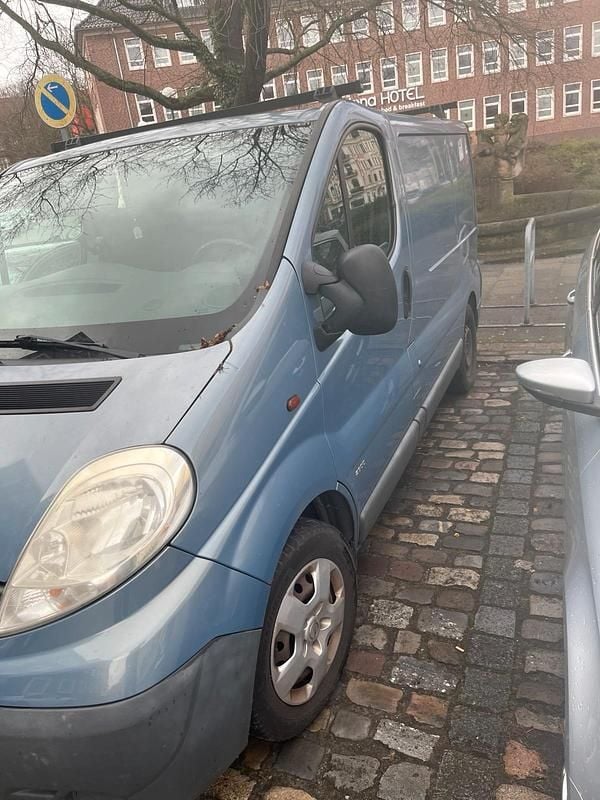 Gebraucht Opel Vivaro 115 PS (84 kW) 2011 Andere farben Van / Kleinbus