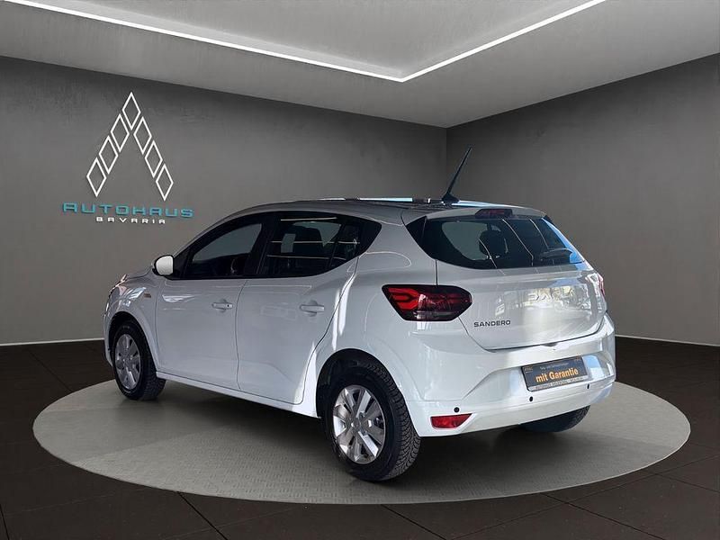 Gebraucht Dacia Sandero Expression 91 PS (66 kW) 2023 Weiß Limousine