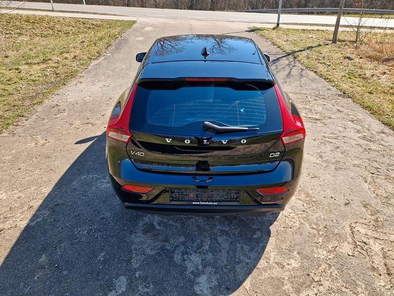 Gebraucht Volvo V40 Kinetic 120 PS (88 kW) 2015 Schwarz Limousine