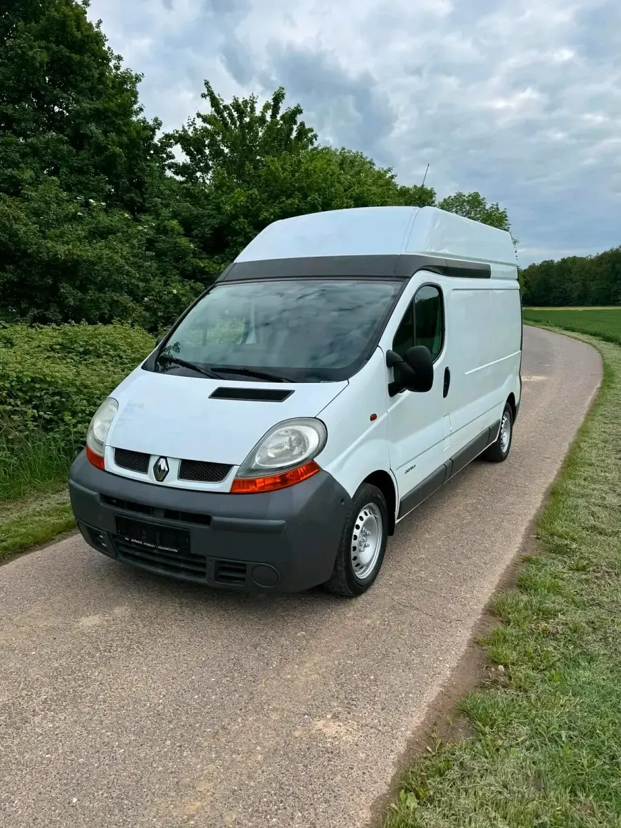 Gebraucht Renault Trafic 135 PS (99 kW) 2006 Weiß Van / Kleinbus