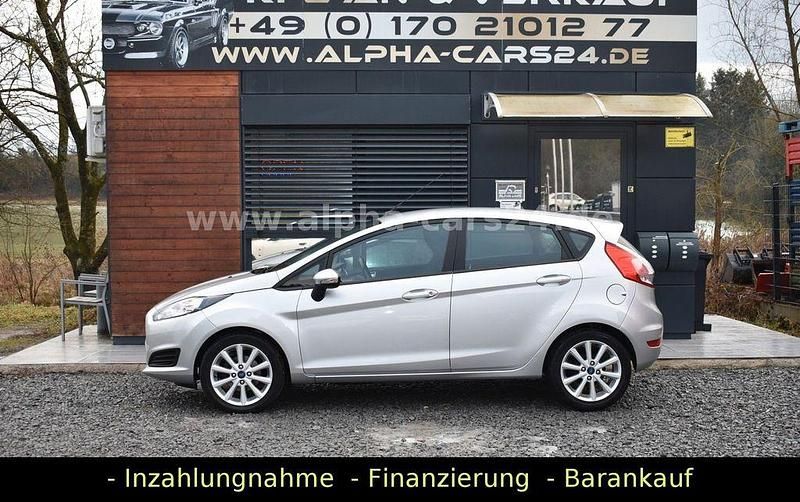 Gebraucht Ford Fiesta Trend 101 PS (74 kW) 2014 Silber Limousine