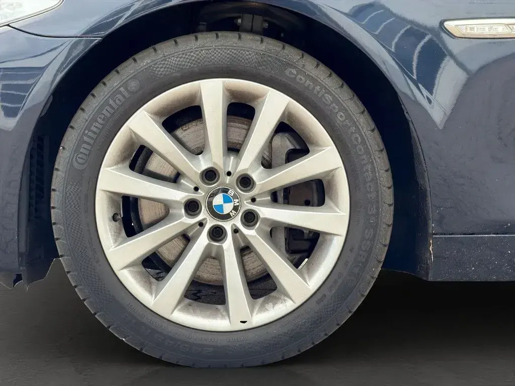 Gebraucht BMW 525 Sport Line 204 PS (150 kW) 2011 Blau Limousine