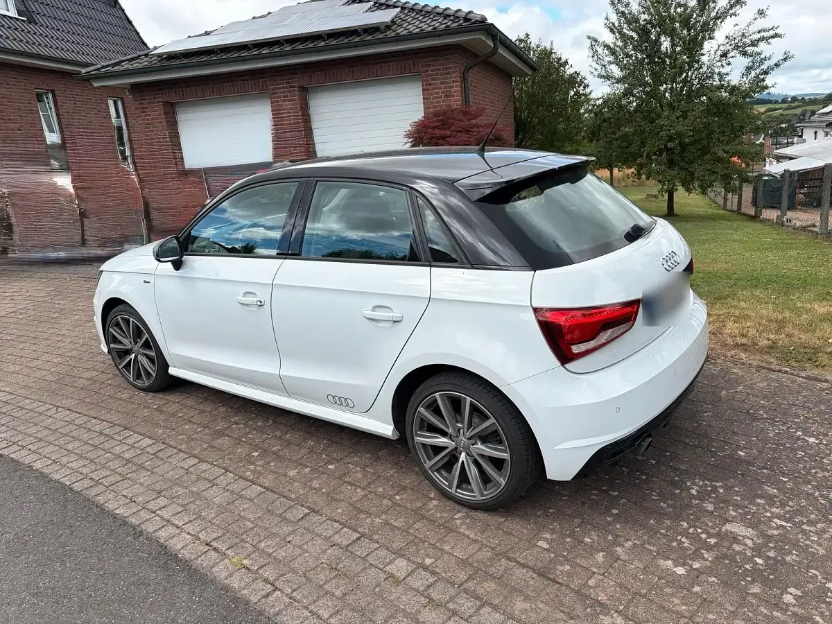 Gebraucht Audi A1 95 PS (69 kW) 2018 Weiß Limousine