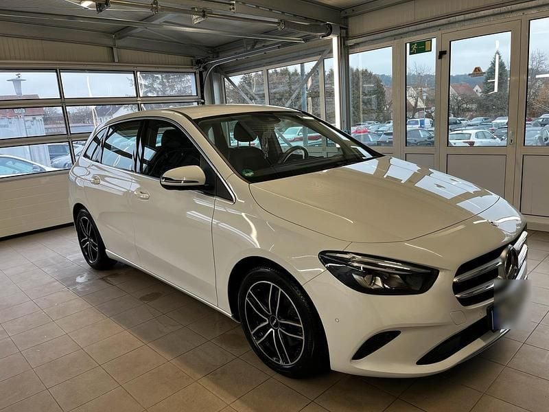 Usata Mercedes B220 190 CV (139 kW) 2020 Bianco Monovolume