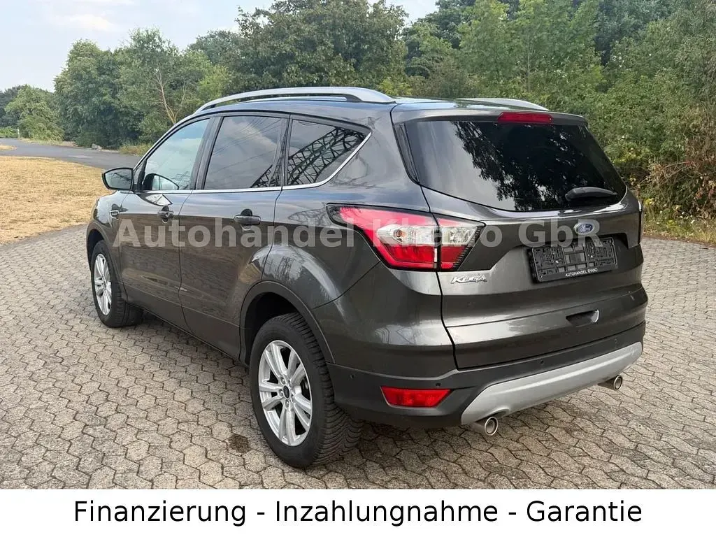 Gebraucht Ford Kuga Cool & Connect 150 PS (110 kW) 2019 Grau SUV