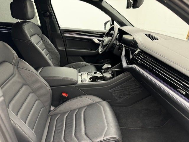 Gebraucht VW Touareg R-line 286 PS (210 kW) 2022 Weiss SUV