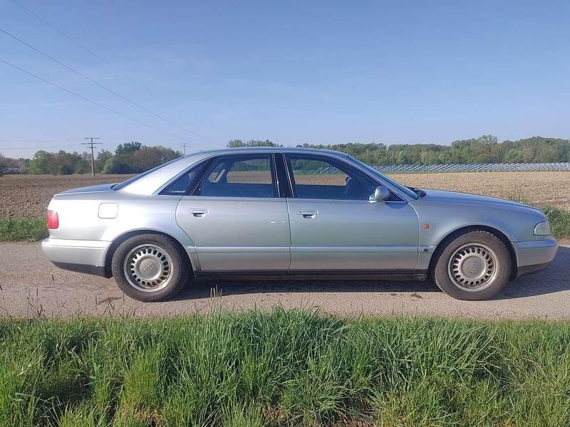 Gebraucht Audi A8 174 PS (127 kW) 1995 Blau Limousine