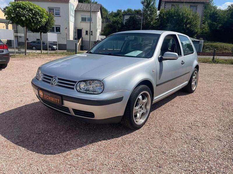 Silber Gebraucht 2002 VW Golf IV Limousine | 499 € - Bild 1/4