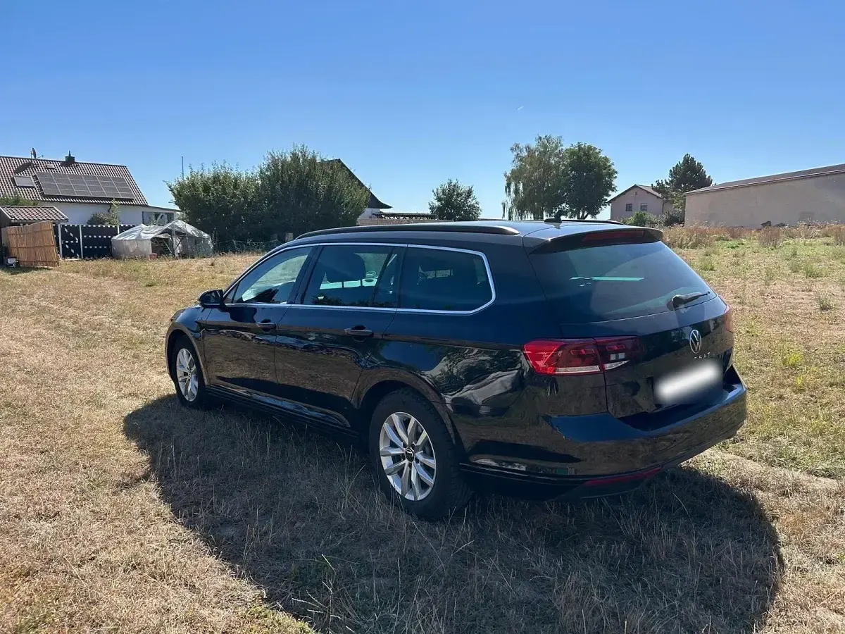 Gebraucht VW Passat 150 PS (110 kW) 2021 Schwarz Kombi