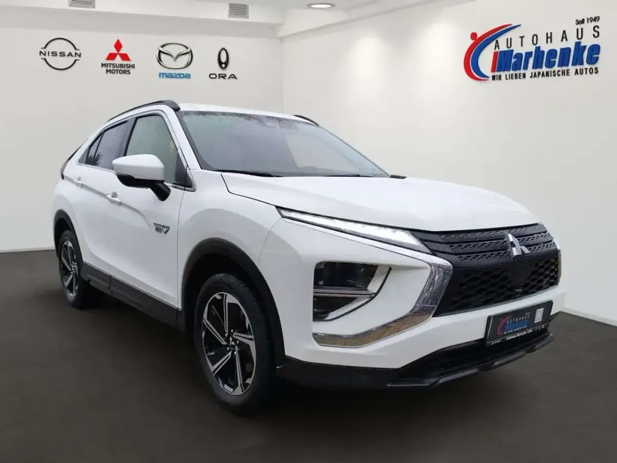 Gebraucht Mitsubishi Eclipse Cross Basis 188 PS (138 kW) 2021 Weiß SUV