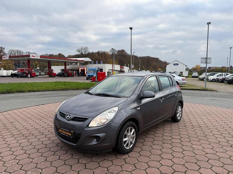 Gebraucht Hyundai i20 Classic 77 PS (56 kW) 2012 Grau Kleinwagen