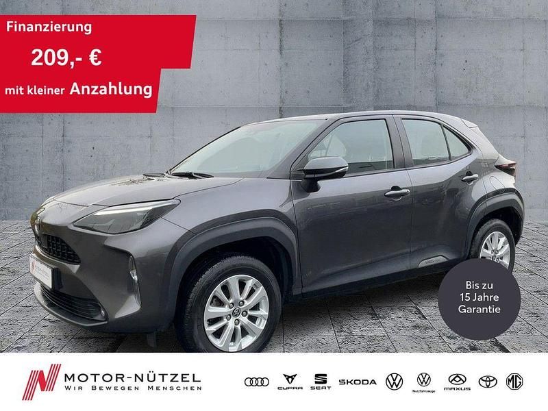 Grau Gebraucht 2022 Toyota Yaris Cross Comfort SUV | 22.930 € (Fairer Preis) - Bild 1/4