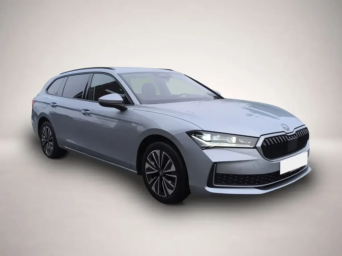 Gebraucht Skoda Superb Selection 265 PS (194 kW) 2025 Silber Kombi