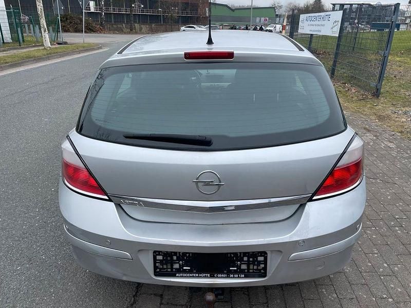 Gebraucht Opel Astra 90 PS (66 kW) 2007 Silber Limousine