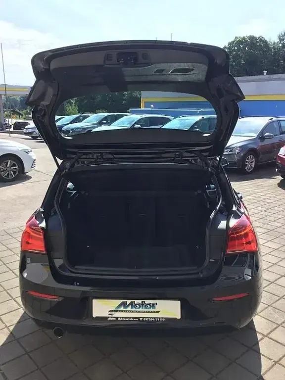 Gebraucht BMW 116 Advantage 109 PS (80 kW) 2017 Black sapphire metallic Kleinwagen