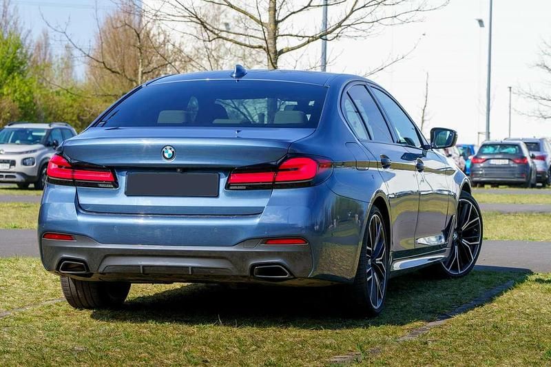 Gebraucht BMW 520 M Sport 190 PS (139 kW) 2023 Blau Limousine