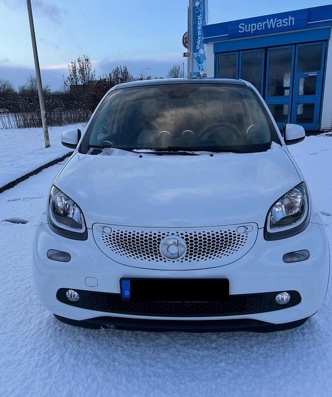 Weiß Gebraucht 2017 Smart ForFour Passion Kleinwagen | 6.900 € (Guter Preis) - Bild 1/4