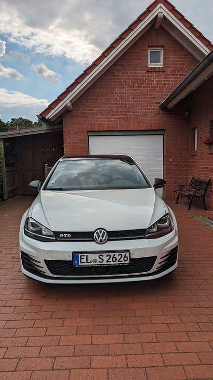 Weiß Gebraucht 2014 VW Golf VII GTD Limousine | 12.500 € (Etwas zu teuer) - Bild 1/4