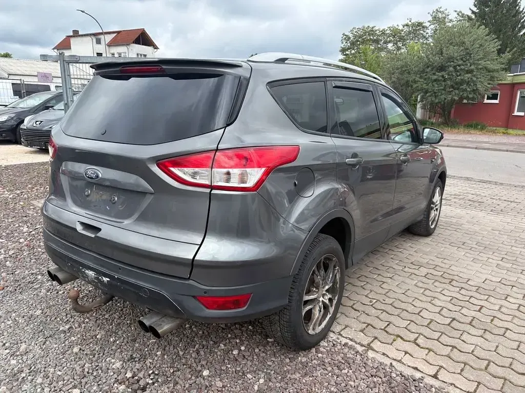 Gebraucht Ford Kuga Trend 150 PS (110 kW) 2013 Grau SUV