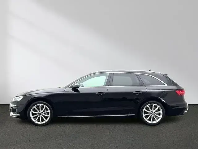 Second-hand Audi A4 Advanced Plus 204 CP (150 kW) 2023 Negru Break