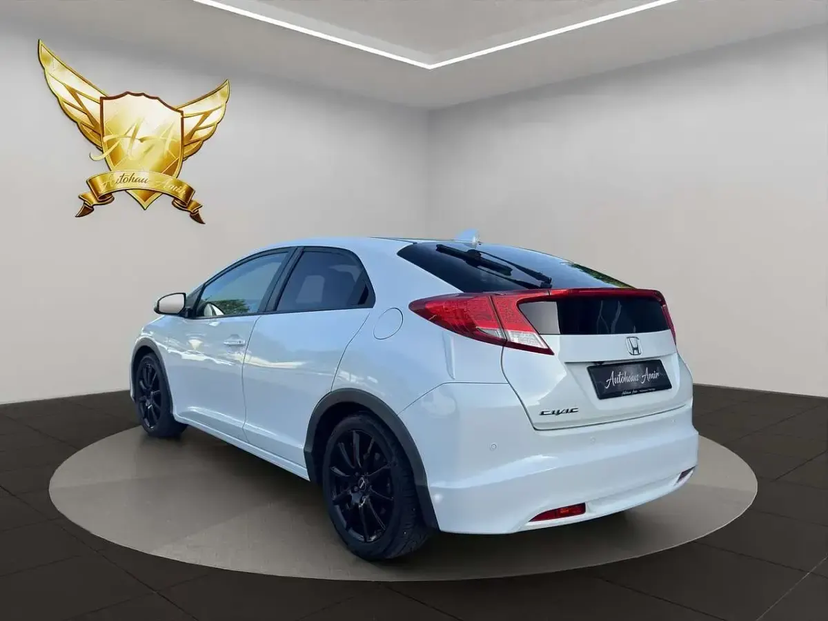 Gebraucht Honda Civic Lifestyle 120 PS (88 kW) 2014 White orchid permut Kleinwagen