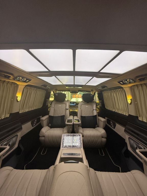 Schwarz Neu 2025 Mercedes V300 Van / Kleinbus | 154.999 € - Bild 1/4