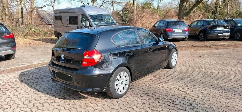 Gebraucht BMW 116 122 PS (89 kW) 2008 Schwarz Kleinwagen