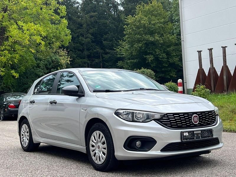 Grau Gebraucht 2016 Fiat Tipo Pop Kombi | 4.299 € - Bild 1/4