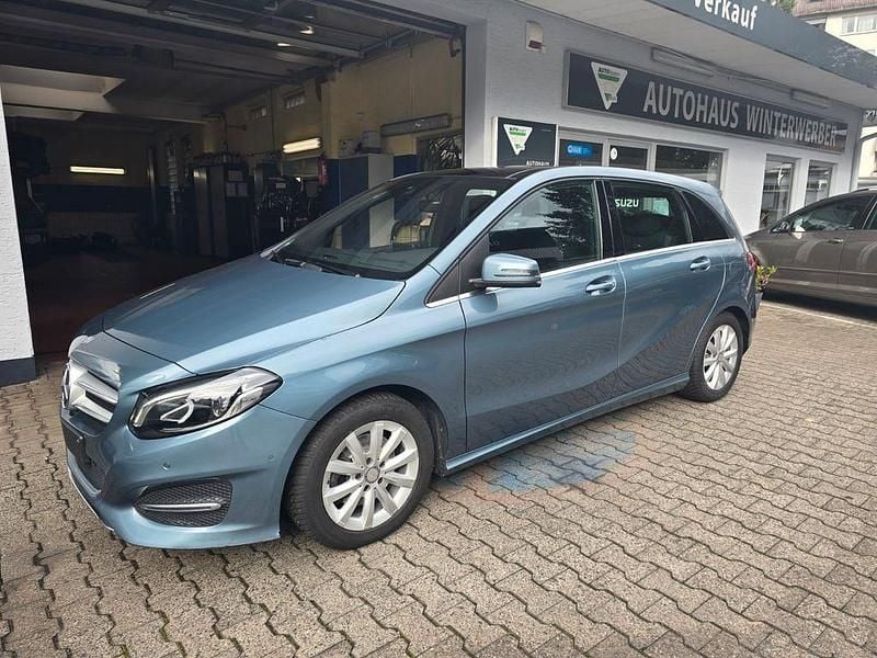 Blau Gebraucht 2014 Mercedes B220 Van / Kleinbus | 13.490 € (Fairer Preis) - Bild 1/4