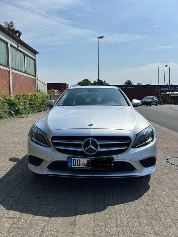 Silber Gebraucht 2018 Mercedes C200 Exclusive Limousine | 18.750 € (Fairer Preis) - Bild 1/4