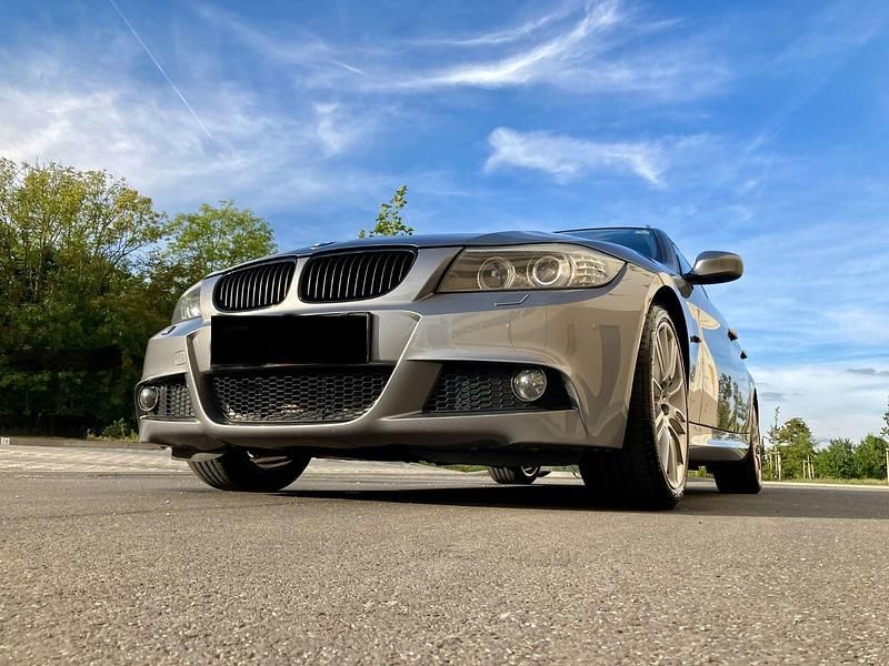 Gebraucht BMW 320 Performance 184 PS (135 kW) 2010 Grau Kombi