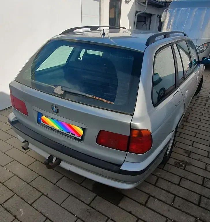Gebraucht BMW 528 193 PS (141 kW) 1999 Silber Kombi