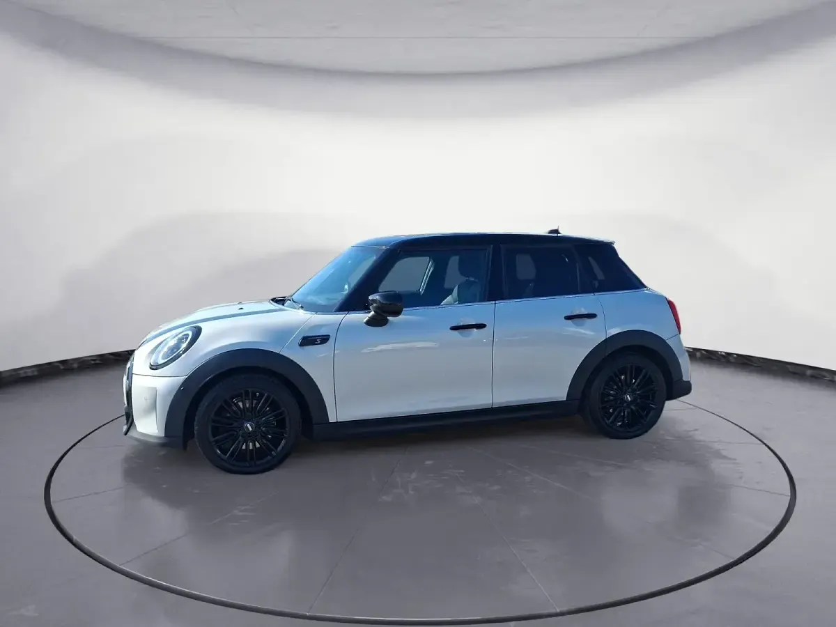 Gebraucht Mini Cooper S Business 178 PS (130 kW) 2022 Weiß Kleinwagen
