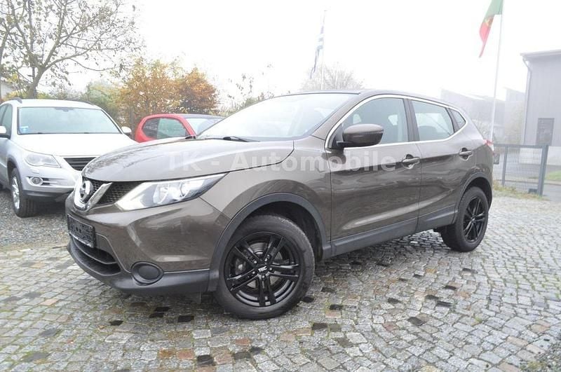 Braun Gebraucht 2015 Nissan Qashqai S SUV | 9.980 € (Guter Preis) - Bild 1/4