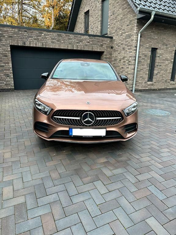 Gebraucht Mercedes A250 218 PS (160 kW) 2022 Gold Limousine