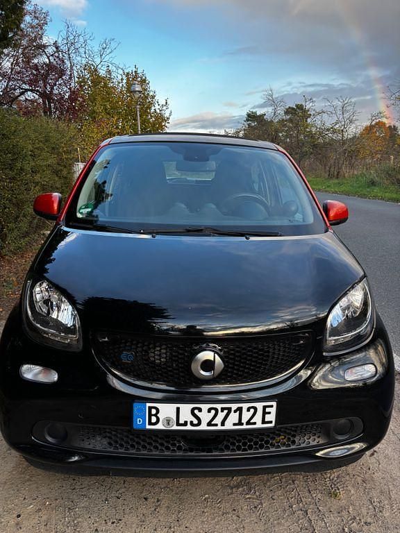 Schwarz Gebraucht 2018 Smart ForFour Electric Drive Cabrio | 7.480 € (Fairer Preis) - Bild 1/4