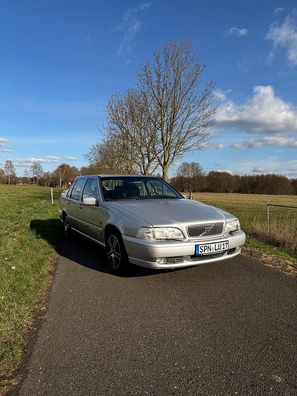 Silber Gebraucht 1997 Volvo S70 Limousine | 3.900 € - Bild 1/4
