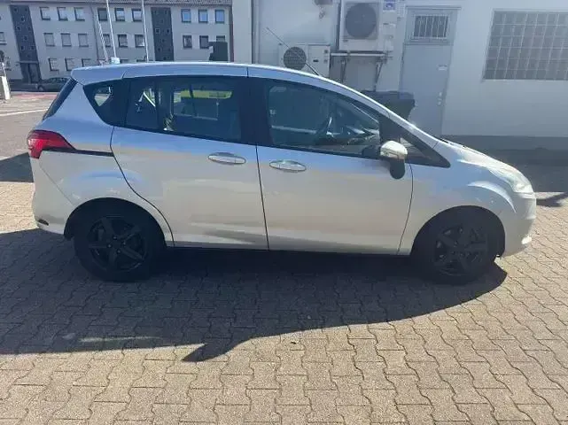 Używany Ford B-MAX Trend 101 KM (74 kW) 2014 Srebrny Minivan