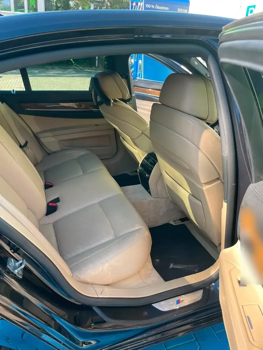 Gebraucht BMW 740 326 PS (239 kW) 2010 Blau Limousine