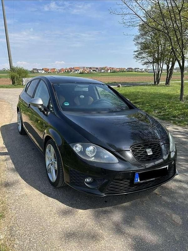 Second-hand Seat Leon FR 170 CP (125 kW) 2011 Negru Hatchback