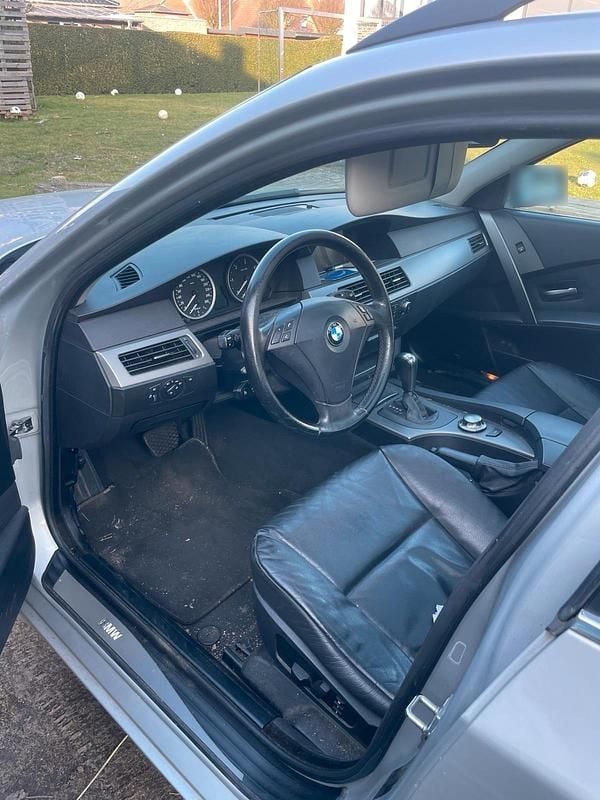 Gebraucht BMW 525 250 PS (183 kW) 2005 Grau Kombi
