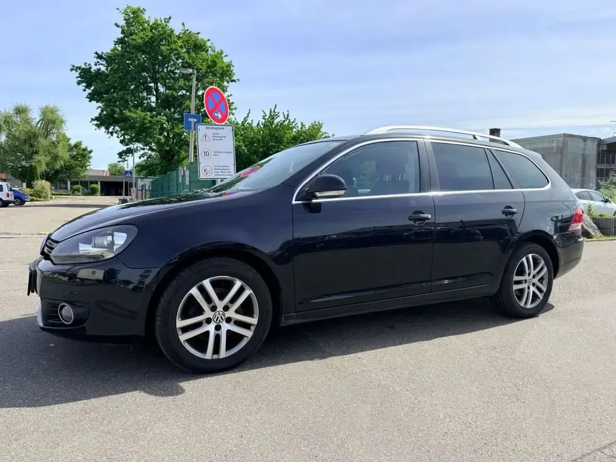 Gebraucht VW Golf VI Comfortline 122 PS (89 kW) 2010 Schwarz Kleinwagen