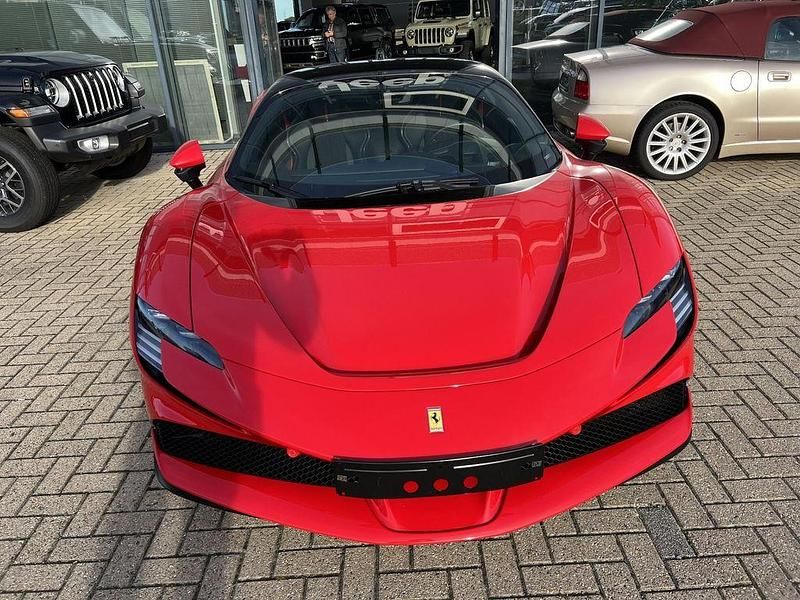 Gebraucht Ferrari SF90 999 PS (734 kW) 2022 Rot Coupé