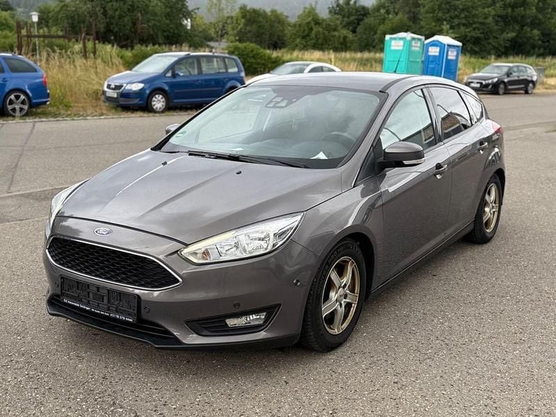Braun Gebraucht 2015 Ford Focus Business Edition Limousine | 6.950 € (Fairer Preis) - Bild 1/4
