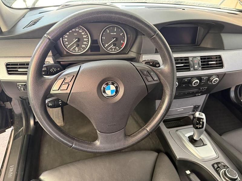 Gebraucht BMW 530 235 PS (172 kW) 2008 Schwarz Kombi