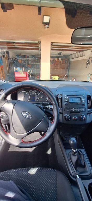 Gebraucht Hyundai i30 90 PS (66 kW) 2010 Weiß Limousine